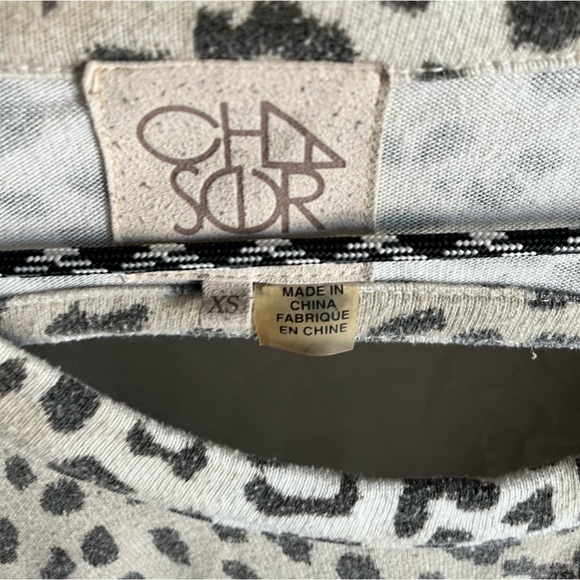 CHASER Leopard Sweater w/ Back Key Hole 🌵xs - Picture 4 of 4